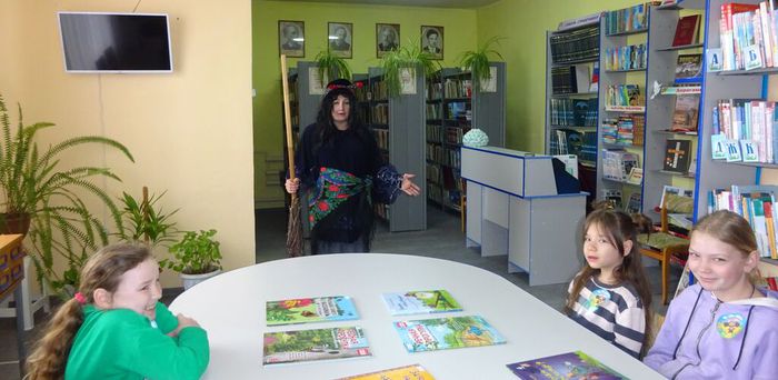 Появление сказочного персонажа в Петрово-Карцевской библиотеке