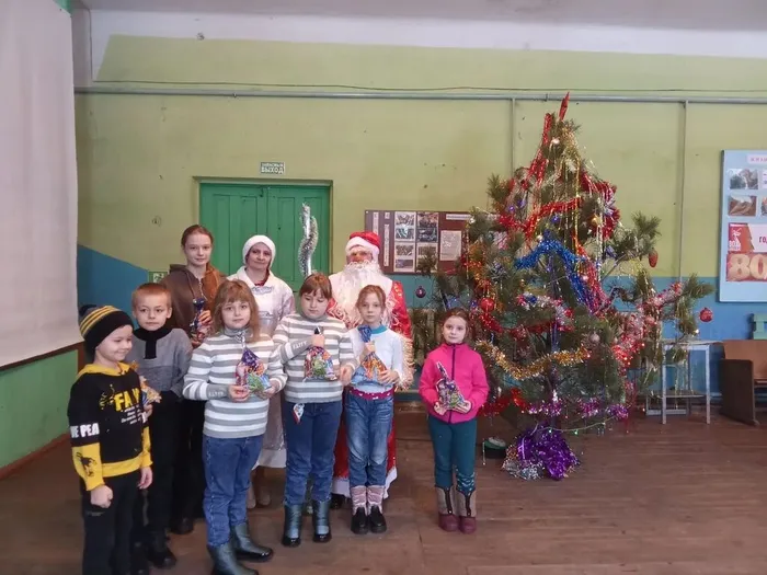 Участники Новогоднего утренника в  Крестище