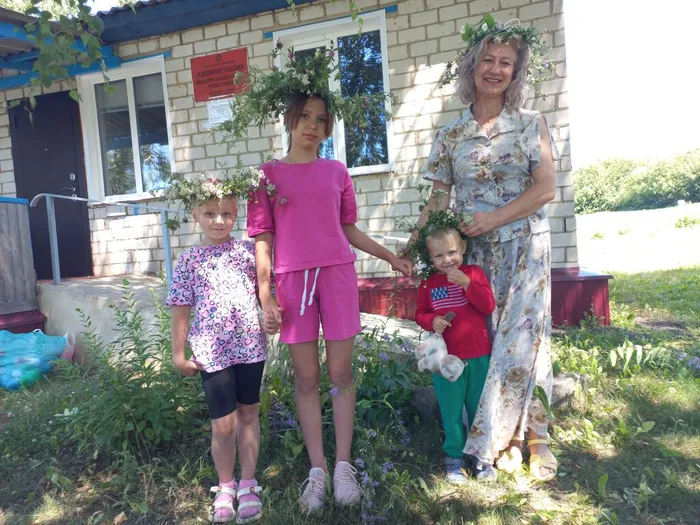 Участники мероприятия о семье в Кирилловской библиотеке