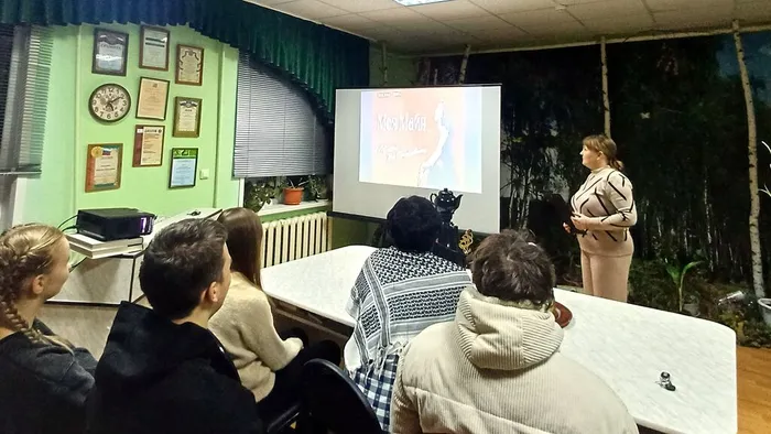 Зав. библиотекой Надежда Малофеева рассказывает о творчестве Балерины