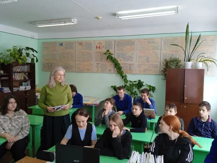 Слово заведующей библиотеки Марины Солодиловой к молодым избирателям