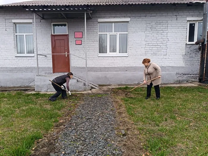 Петрово-Карцевская библиотека и ДК за чистоту!
