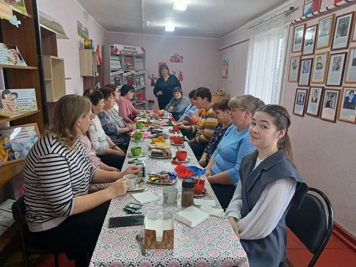 За чаепитием